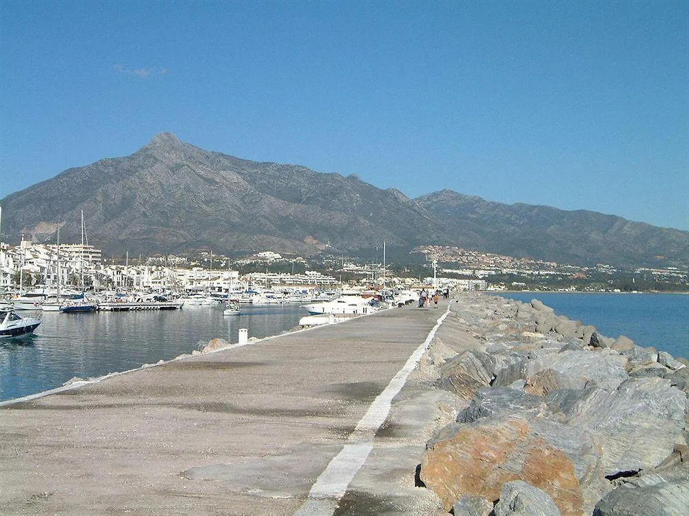 ماربيا شقق فندقية سينيوريو دي ألوها 2*,  إسبانيا